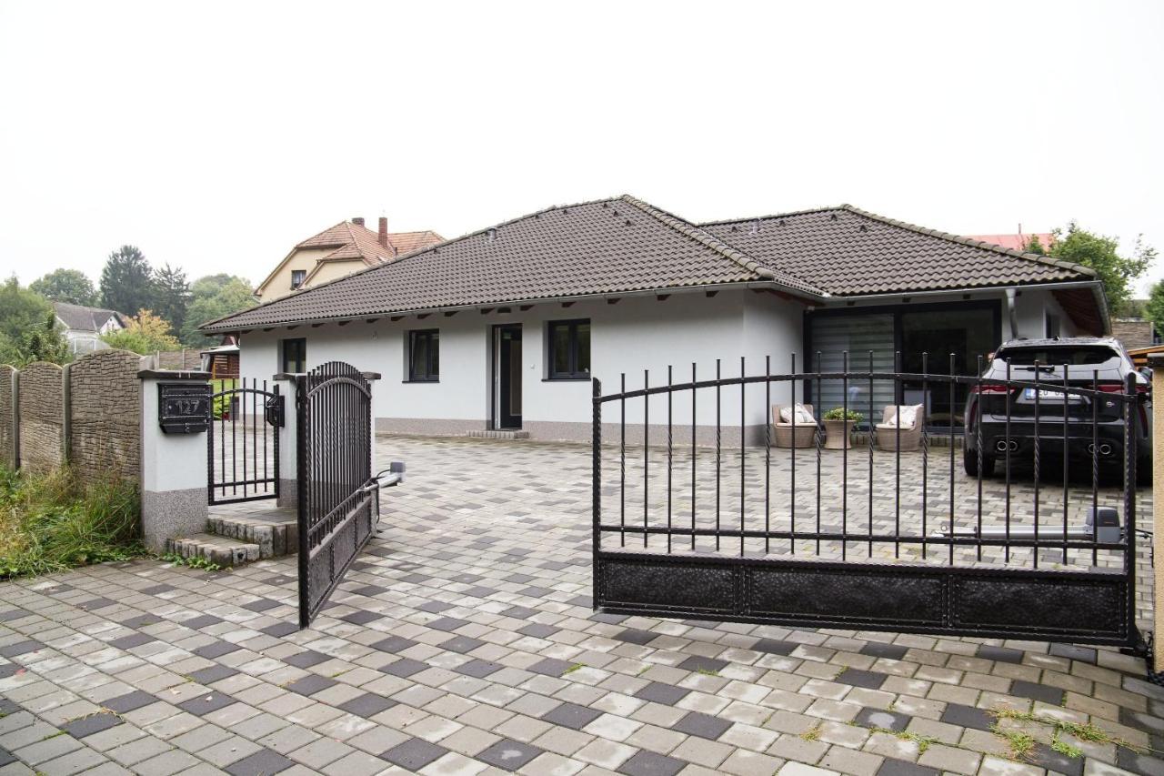 Apartmany A Wellness Vmal Skuteč Exterior foto